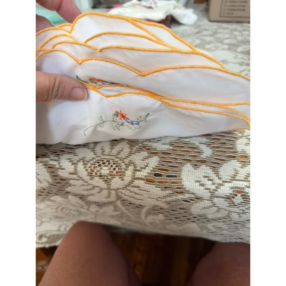Vintage Embroidered Floral Placemats Set of 12 s Edge White Orange Trim all